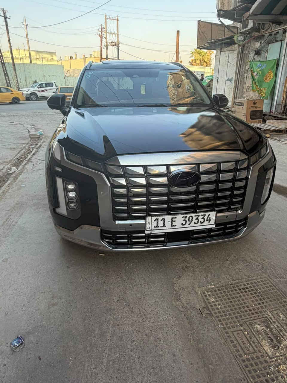 السلام عليكم...
بلاسايد موديل 2023 امريكي لون اسود  حادثها چاملغ وبنيد 
معدل مامبدل  رقم بغداد بسمي مكاتبه مروريه مواصفات كامله 
5 كامرات فتحه واحده السياره جاهزه من كلشي كير مكينه تايرات تبريد  الحمدلله ..
السعر 225 ورقه وبيه مجال 
العنوان حله حي الجمعيه خلف الجامعه الدينيه ..  
رقم الهاتف  ***********
