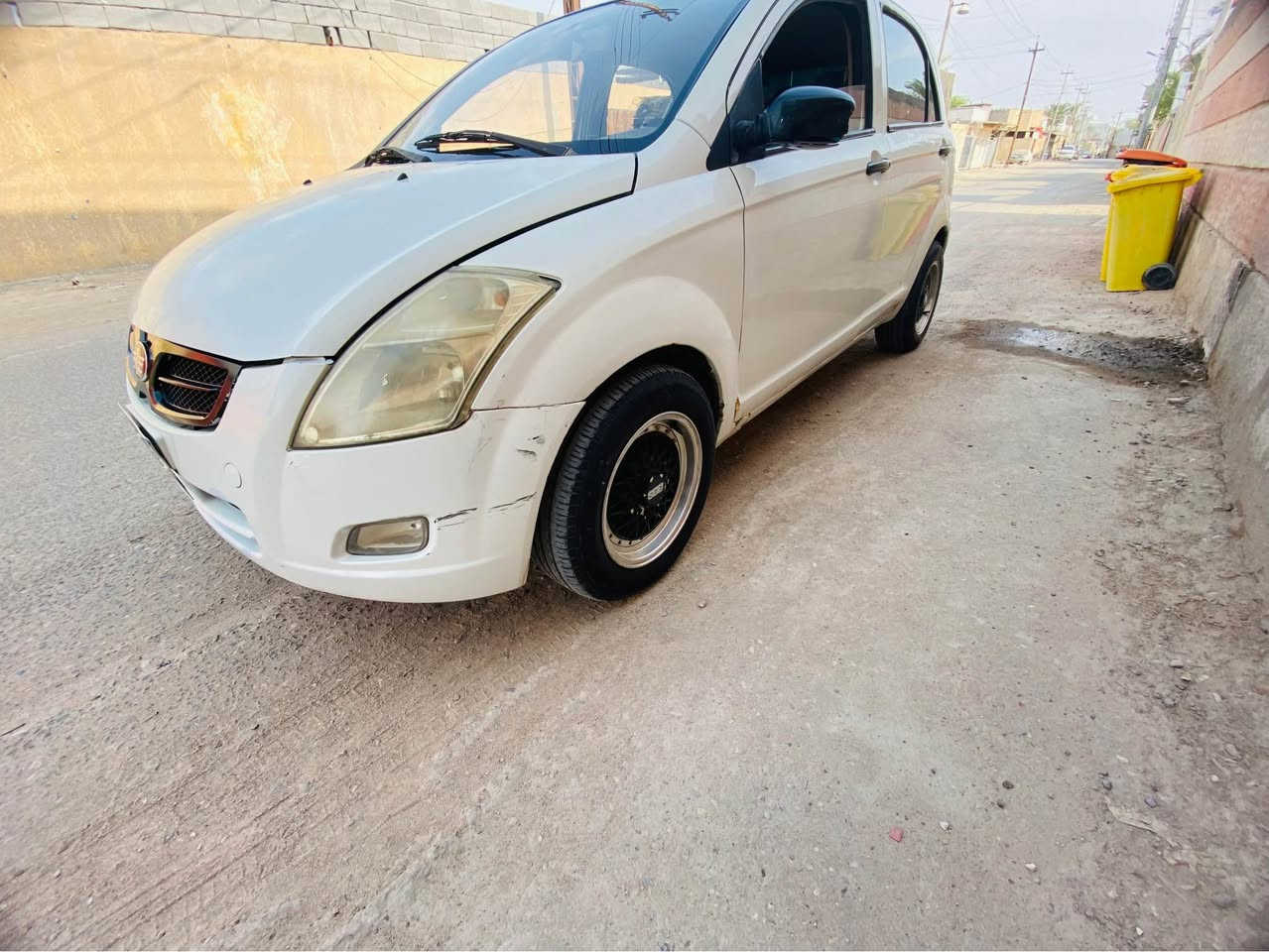 سلام عليكم 
فاو صيني ٢٠١٣ 
محرك وكير كورله بيكاتشو ١٦٠٠ ياباني 
رقم وسنويه جدد لل٢٠٣٠ بصره تحويل ثاني يوم 
السياره كلش نضيفه ودواخلها جدد وجاهزه ما بيها نقص حداده تخم تاير محرك كير كلها تمام 
السعر ٣٣ وبيها مجال 
الشراي يتصل وبخدمته ***********
مكاني البصره ابو الخصيب, البصرة
