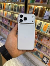 ايفون 17 برو ماكس • ٢٥٦ • شاشة مبدلة