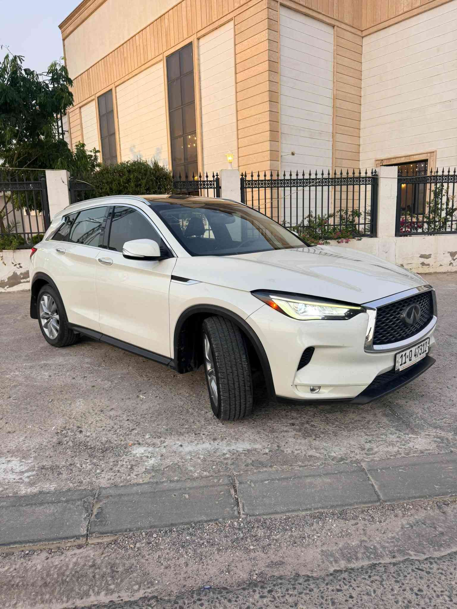 � للبيع او المراوس إنفنتي QX50 2022 فول أوبشن 🔥
وارد امريكا | ضررها صندوق مصلح نفسة يعني صبغ قطعة وحده

🔧 محرك VC Turbo

⚡ سعة 2.0 تيربو | سريعة ونشطة جداً

📍 رقم بغداد انكليزي | تحويل مباشر (مشروع وطني)

━━━━━━━━━━━━━━

🔥 المواصفات والتجهيزات:

• محرك VC Turbo فول مبدل جديد 2.0 Turbo

• بانوراما (سلايد كبير)

• شاشتين حجم 8 إنج

• مرايا النقطة العمياء + مرايا قلاب

• كامرات 4 (360 درجة)

• تشغيل عن بُعد + تبريد حسب حرارة الجو

• تشغيل بصمة

• كراسي كهربائية + ذاكرة للسائق

• نظام صوتي راقي

• إنارة زينون بالكامل (ناصي وعالي وبروجيكتر وكالة)

• باك لايت LED بالكامل

• صندوق كهربائي شفط

• كير طيارة كهربائي

• ستيرن كهربائي + تدفئة

• مقاعد جلد مع تدفئة

• تكييف قطعتين (مناخ منفصل)

• ويل حجم 19 مع تخم تايرات جديد

• حساسات إطارات

• حساسات أمامية وخلفية

• رادار + نظام مانع حوادث أمامي وخلفي

• أوتو هولد

• سايد بريك إلكتروني

• درايف مود 4 وضعيات

• ماوس تحكم بالشاشة والخارطة

• ميموري ذاكرة خزن للسائق

• قيادة مساعدة عند تفعيل وضعية الكروس

• دشبول وأبواب جلد

• إيرباك عدد 8

━━━━━━━━━━━━━━

📊 معلومات السيارة:

🔹 التايرات: تخم جديد

🔹 السيارة جاهزة من جميع النواحي

🔹 تستلمها كاملة وجاهزة

🔹بسعر مناسب جدا

📞 للاستفسار والتفاصيل، مراسلة خاص

***********
