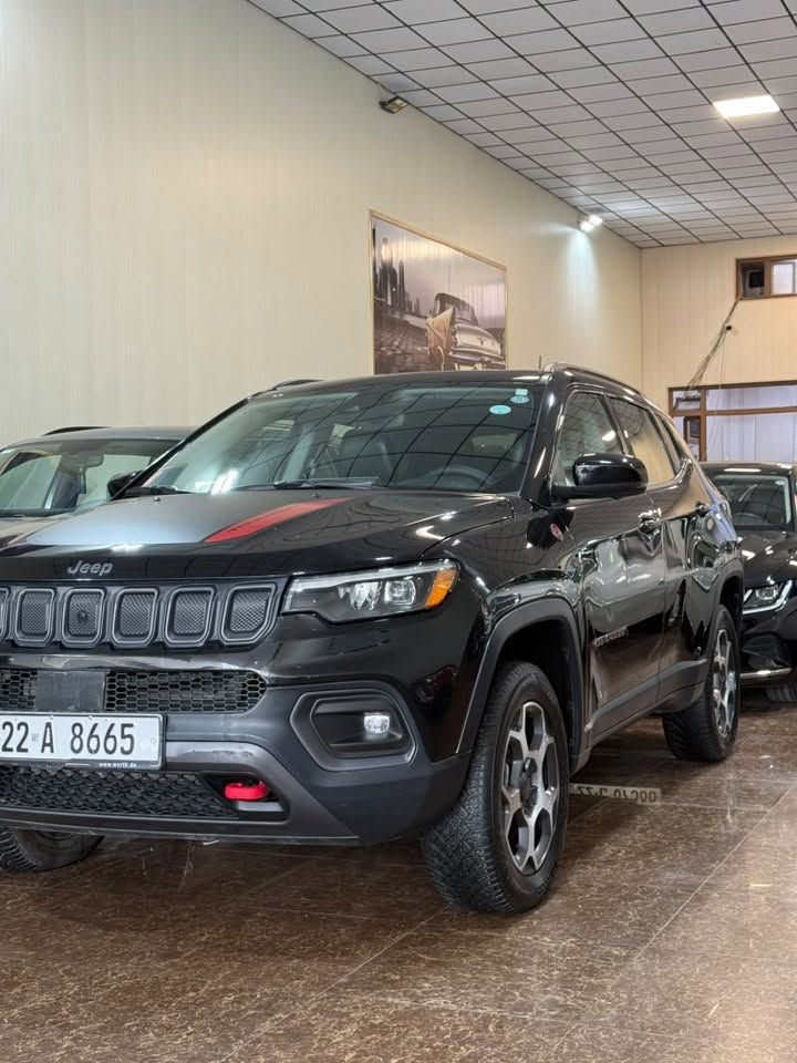 � للبيع | Jeep Compass Trailhawk 2022 🔥
⭐ Trailhawk | 4x4 | USA 🇺🇸

🔹 الموديل: 2022
🔹 الفئة: Trailhawk
🔹 المحرك: 2.4L | 4 سلندر
🔹 الدفع: 4x4
🔹 الممشى: 54,000 كم
🔹 المواصفات: أمريكي 🇺🇸
🔹 اللون: أسود 🖤
🔹 الحالة: بدون أي قطعة مصبوغة ✅
🔹 المكان: أربيل
🔹 السعر: 16,800$ 💰

✨ المواصفات:
• بانوراما 🌌
• كراسي تبريد وتسخين ❄️🔥
• كراسي خلفية تسخين 🔥
• 5 كاميرات 📷
• شاشة إلكترونية
• شفت إلكتروني
• مواصفات Trailhawk مع نظام 4x4

🔥 سيارة نظيفة جداً، بدون صبغ، ومحرك 2.4L أربع سلندر.

📍 أربيل
💰 السعر: 16,800$

📞 للاستفسار والتواصل:
***********
