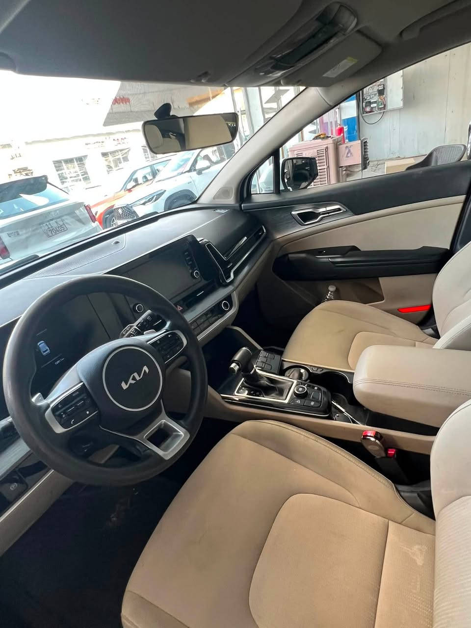 سبورتج 2022 خليجي
نص فول 
ويل 19 
داخل بيجي
مكينة 2000. 
مكفولة كفالة عامة من الصبغ ولبارد ولتبديل
مكينة وكير كفالة عامة
رايدها ب188$ وبيها مجال بسيط جداً
***********
