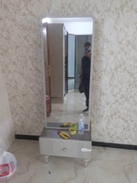 غرفه للبيع  كنتور  ميز تواليت  مجرات جربايه ميز مرايا يوجد ضرر بسيط في...