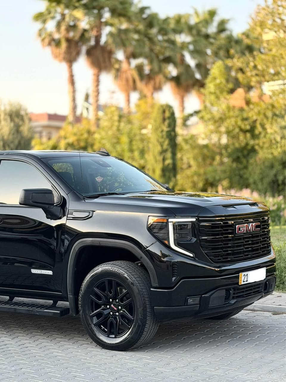 GMC SIERRA 2024 , K1500 ELEVATION
سەیارەکە فول فول مواسەفاتە (کامێرای ٣٦٠ پلە کوشنی گەرم Parking Sensor شاشە گەورەیە کوشنی کارەبایی لایتی زینۆن لایتی ئێڵ ئیدی ئەپڵ کارپلەی دەبڵ ئەکسل ڕادار Wireless Charger شەغال Traction Control ڕاداری گۆشەی کوێر هتد) 
 ٢پارچەی بۆیاخە سەربۆدی بۆ بەستراوە تایەکانی تازەیەو تازە ڕۆنی گۆڕاوەو سێرڤس کراوە یەک دینار مەسرەفی تیا نییە هەموو گیانی بە شەرتە ڕەقەمە بە ناوی خۆمانەوە کتابی جام ڕەشی بۆ کراوە هەموو شتێکی تازەیە 
نرخی سەیارەکە ٣٥٥وەرەقەو کەمێک ماجالە 
سلێمانی ***********
*********** السليمانية, العراق

