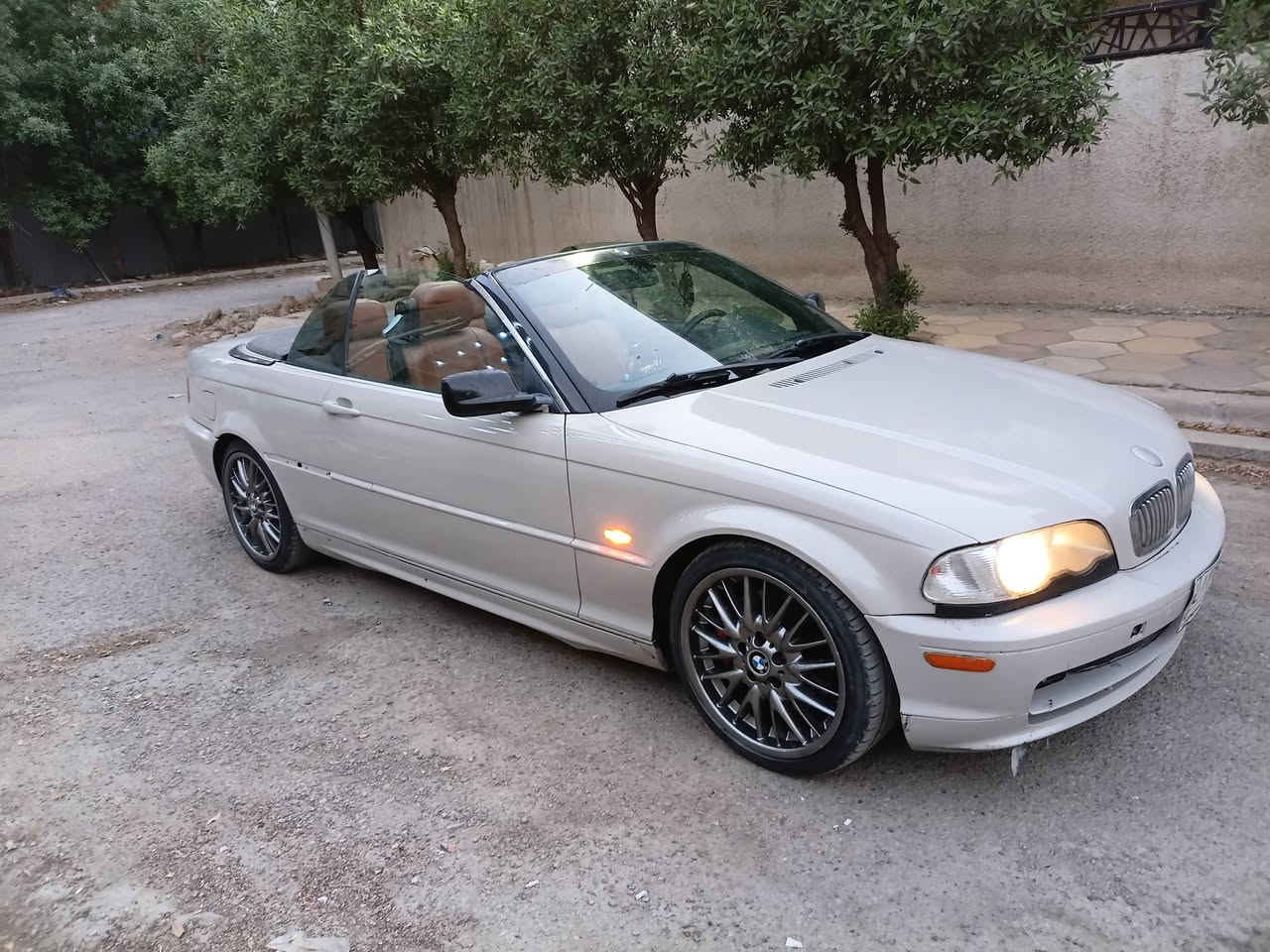 بي ام • موديل ٢٠٠٠ • شاشة كاميرا