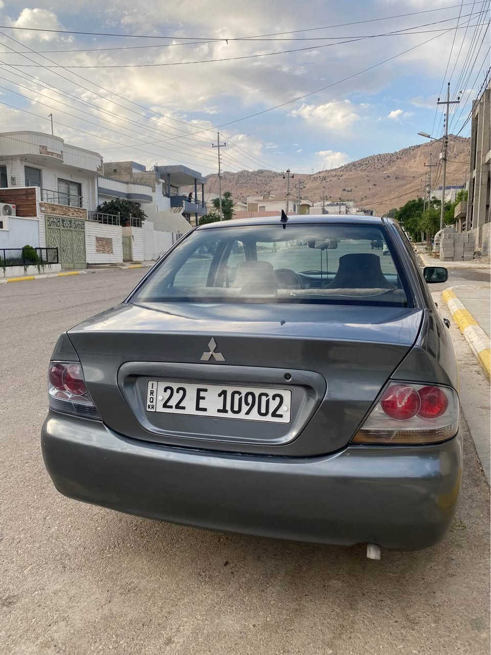 لانسەر ٢٠٠٧ 
تەبرید سارد و گەرم 
سەنەوی تا ٢٠٣٠ تازەیە 
بەناوی خۆمانەوەیە 
کامل بۆیاخ لەسەر ساخی هیچ دەعمی نیە 
مەکینە بچوک 
٦٠ گەڵا و مەجال

*********** دار بنديهكان, السليمانية
