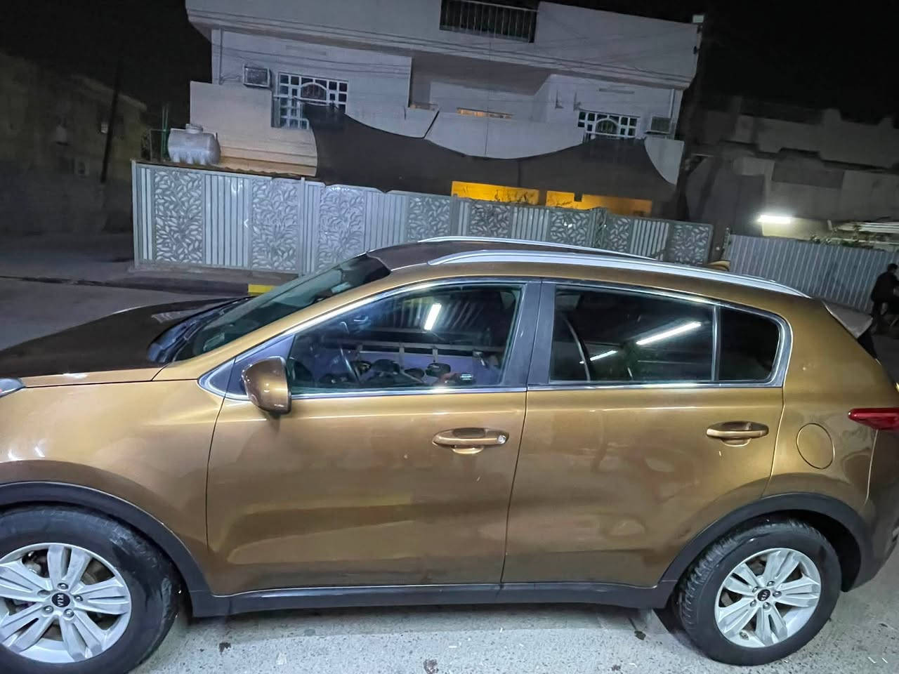 سلام عليكم سياره سبورتج موديل 2017 باسمي تحويل مباشر رقم إنكليزي وارد أمريكي ضرر دعاميتين ومبدل بنيد والاتصال على هاذه الرقم *********** السعر 130ورقه بيه مجال قليل
