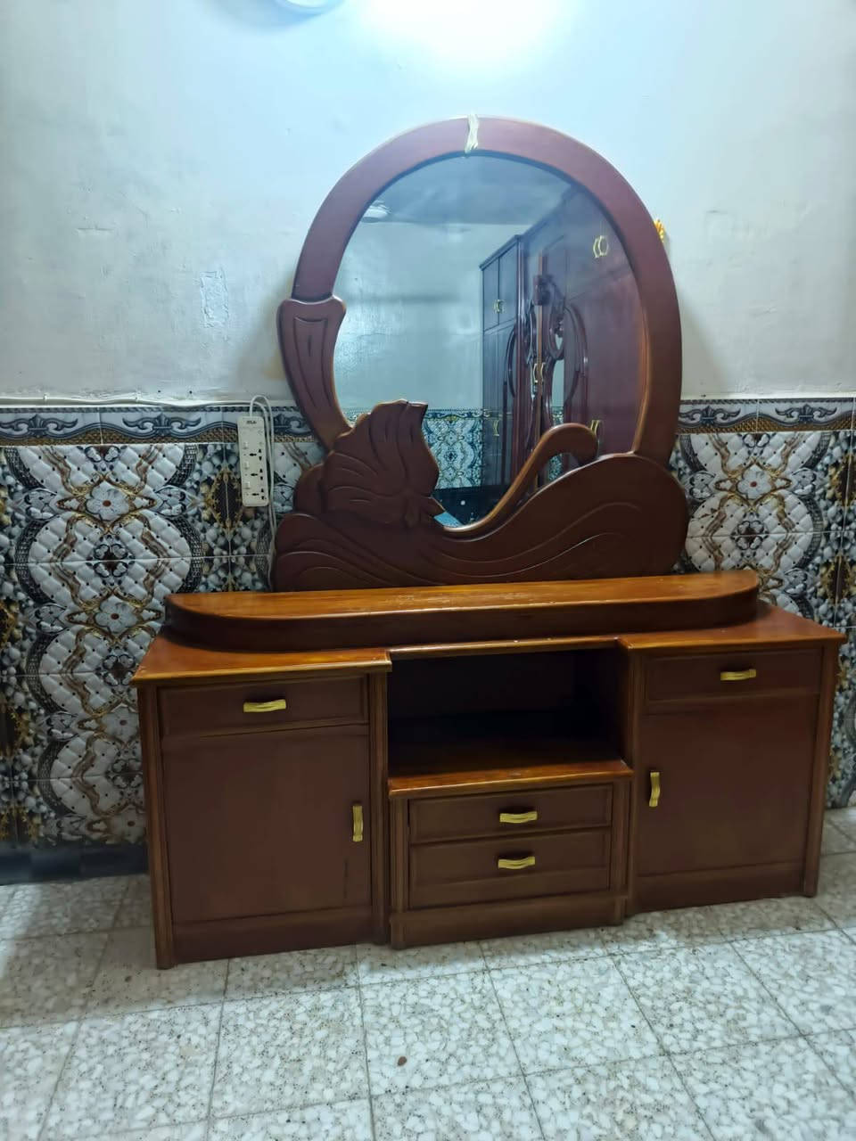 غرفه تزكام صاج داخل وخارج خمسه ملم ام السته وملحق نظيفه العنوان الديوانيه
الرقم(***********)
