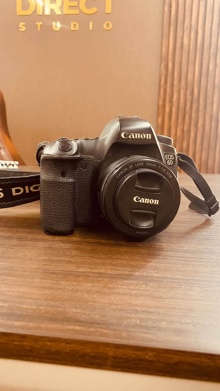 Canon
كاميرا كانون (6D) full frame 
مع عدسة 50mm 

بطاريات وشاحنة 
البيع لغرض التجديد 
التواصل على واتساب الفيس بوك غير متواجد بي 
***********
