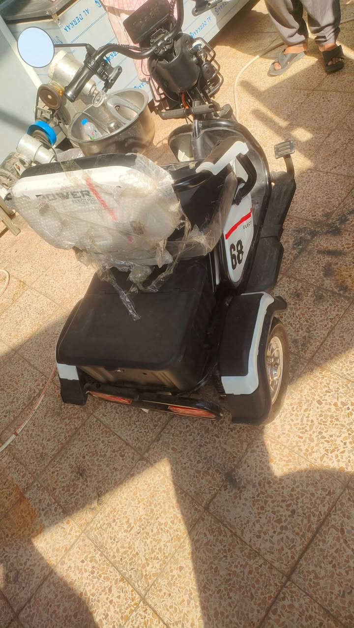 ماطور شحن للبيع 
جديد مستخدم اسبوع فقط وشرط بعدو وضع شركه
سعر ٩٠٠ وبي مجال حگ الجيه 
للاستفسار اتصل ***********
