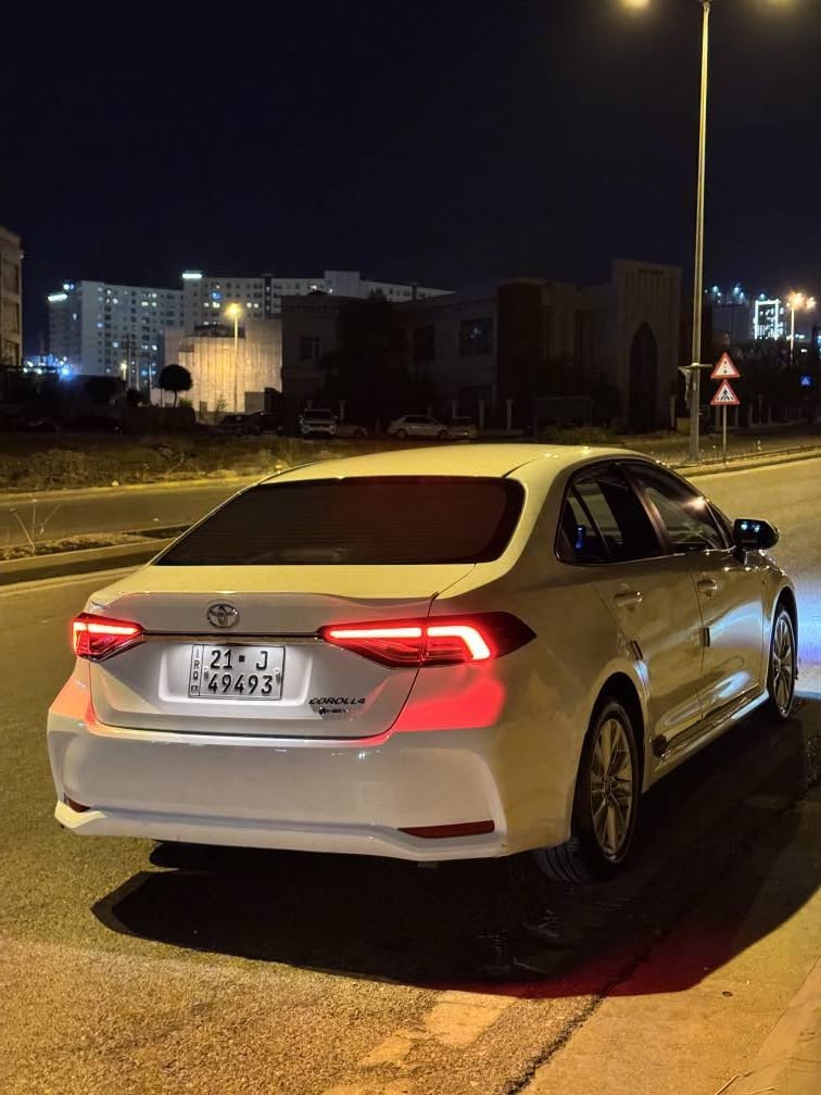 بە ناوی خوا 
Toyota corolla 2025 Hev 
سەیارەکە ٦،٥٠٠ ڕۆشتووە، بێ بۆیاخ بێ شوخت زۆر پاک و بێ کێشەیە چرکەی تیا نیە لەسەر دەقی شەریکەیە نزیکەی ٤٠٠ هەزار جوانکاری بۆ کراوە کامل جامەکانی دژە خۆری بۆ کراوە ماڵی دۆستە غرامە و تەحویل بە شەرت سەیارەکە هی مەعرەز نیە و زۆر خزمەت کراوە 

*********** السليمانية, العراق
