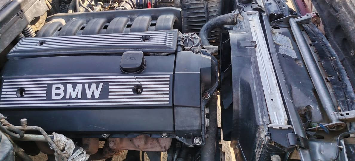 للبيع BMW 525 موديل 1992 سيارة كير ومحرك شرط كير توماتيك تبريد شغال سيارة مصبوغة جمالية شرط بدون اي حادث رقم ألماني تحويل ثاني يوم السيارة مصروف عليها مابيها اي نقص محرك مسكر تك فانوس محرك صار شهر من بدلتة حاوية وراديتر جديدة وسلف جديد وبور جديد الله شاهد كلهن مبدلات حاوية. السعر 55 وبي مجال قليل مكان السيارة صلاح الدين /الشرقاط. وحي الله الشراية
***********
