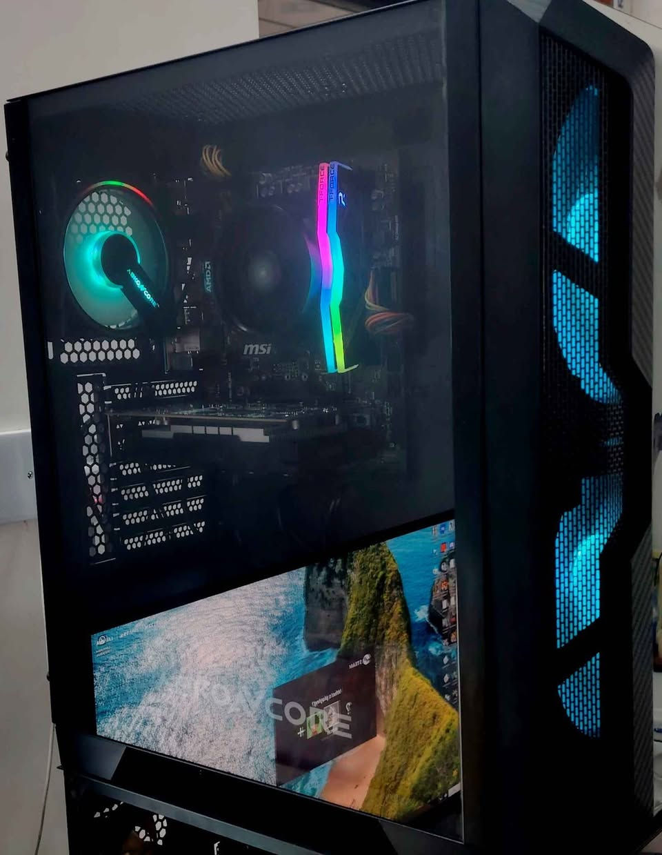 تحيه طيبه للجميع 
متوفر تجميعة كيمنك للبيع كيس فقط 
السعر 450 الف

CPU R5 3500 6CORE 6 THERADS 
COOLER CPU AMD STOCK 
M. B B450M PRO M. 2 MAX
RAM 8X2 16GB DDR4 3200MHZ TFORSE 
GPU GTX 1050TI 4GB INO3D 
CASE ABKOA VCORE GEMING RGB
POWER 650 W PLUS 80 THERMALTAKE 
SSD 512 GB 

مكاني موصل توصيل موجود 
للتواصل *********** واتسب موصل, نينوى
