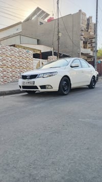 للبيع كيا سيراتو٢٠١٢ خليجي السياىه مكفوله من الصبغ وتبديل ولحادث ولسون...