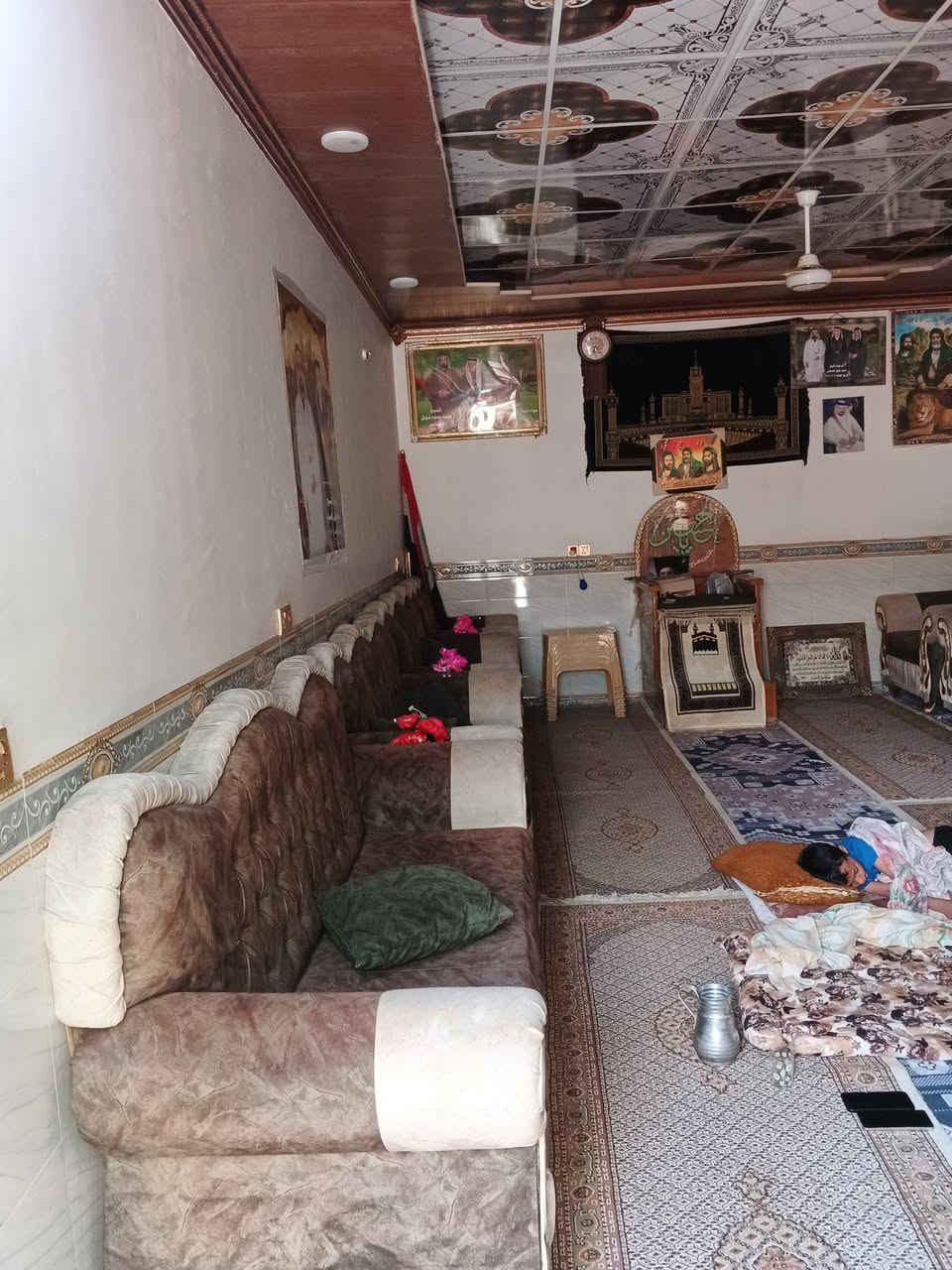 بيت للبيع مساحه 200متر حي العسكري مزارع ميسان قرب مدرسه در نجف الاهليه بيه محل ضمن البيت  رقم صاحب البيت ‏‪***********‬‏
