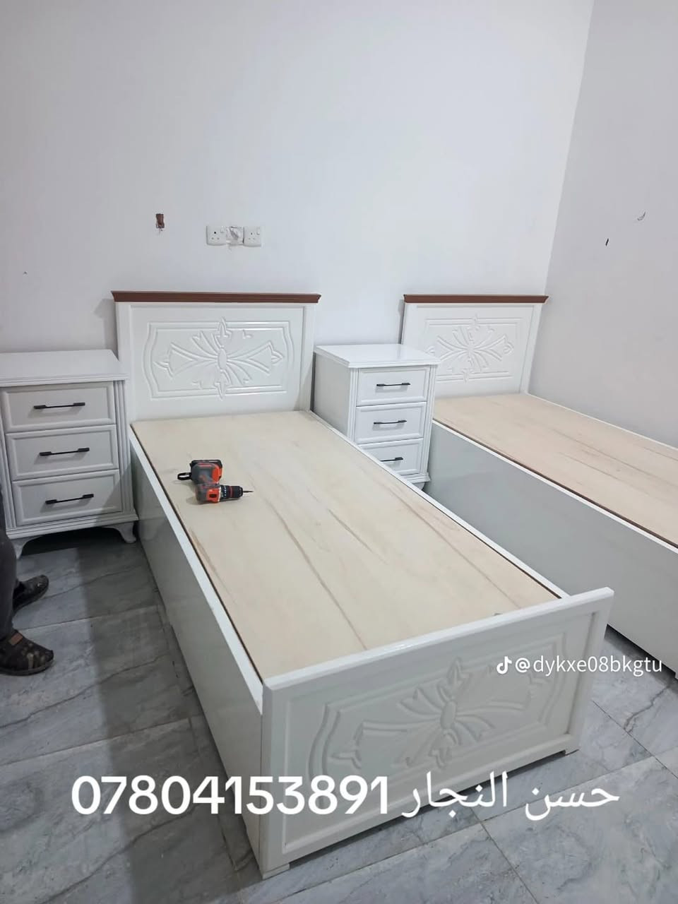 حسن النجار نعمل بل مستخدم والجديد حسب الطلب 
تصليح وصبغ جميع الاثاث العراقي وتركي

نص مكتوب في الصور:
- @dykxe08bkgtu حسن النجار ***********