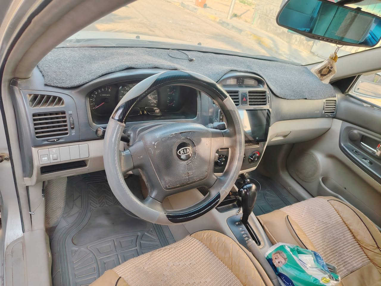 سبيكترا ٢٠٠٦
محرك ٢٠٠٠ مشروع وطني 
كير ومحرك نضيف جدا 
تبريد خير من الله 
السعر 53 وبيها مجال
العنوان واسط /العزيزية 
رقم الهاتف ***********
