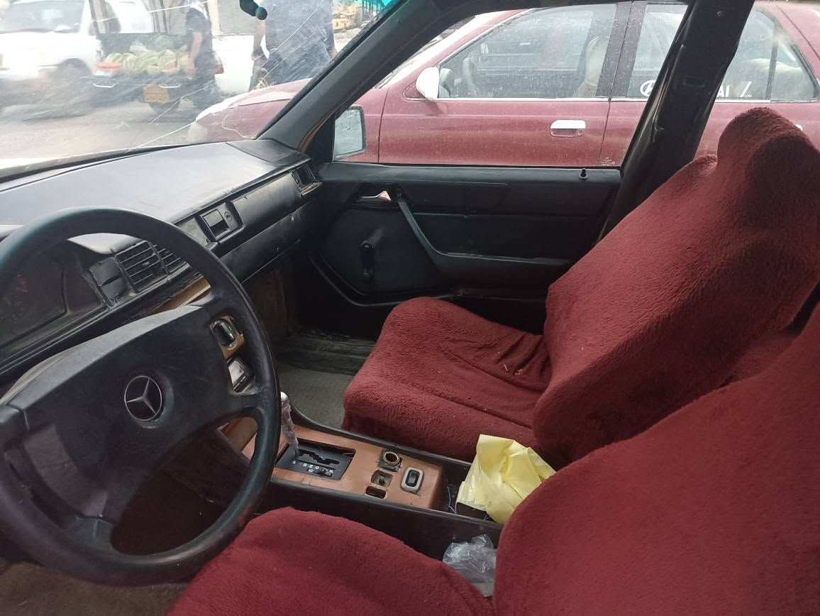 ***********
مارسدس بوفروشتن به شرت كير ومه كينه دو نيم كه ربأي به شرت 4تاير تازه حاسيبه أو أوليات شوين كه لار كالار, السليمانية
