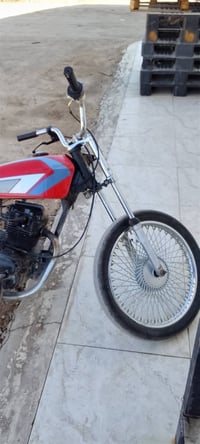 دراجه شغاله مكينه ٥ كير فيوم نقصها بس شيش بريك  سعرها ب ١٧٥ قفل  اوراق...