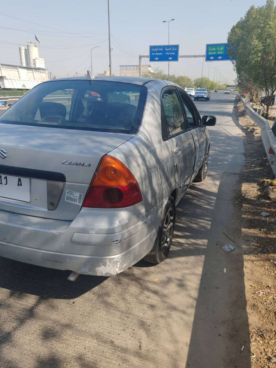 السلام عليكم
للبيع سوزوكي ليانا رقم بغداد انكليزي باسمي 
هزه صارلهه اسبوعين 
مكينه بيهه خيط تبخير 
كير اوتو
السياره نضيفه بس يرادلهه ترتيب 
كهربائياتهه كلهن شغالات 
السعر 28 ورقه
مكاني بغداد جامع النداء 
***********
