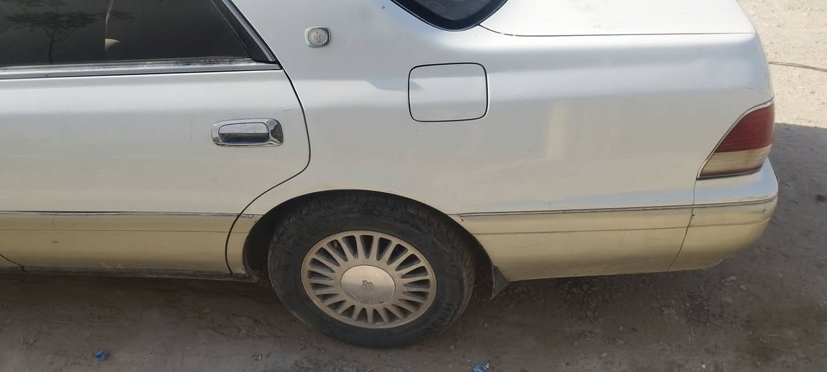 السلام عليكم
راس الثور
موديل 98 
رقم نجف انكليزي مكفول مداور اصوليات 
مكفول من الكصه
محرك VVT بي صوت براص 
سيارة باسمي تحويل ملكيه مباشر
سعر 96$ 
متواجد في حي الصناعي بلوك الثاني خلف المصرف 
هاتف ☎️ ***********
