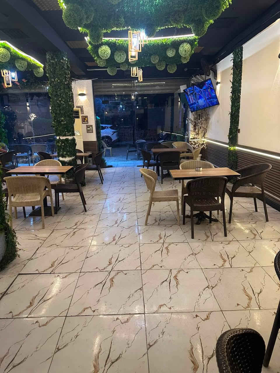 سلام عليكم كوفي هوى بغداد للبيع
مكان بغداد كراده داخل فرع كلكامش 
السعر ٤٠ مليون وبيها مجال لي تفاوض بل سعر 
الرقم هاتف ***********
خاص مفتوح
