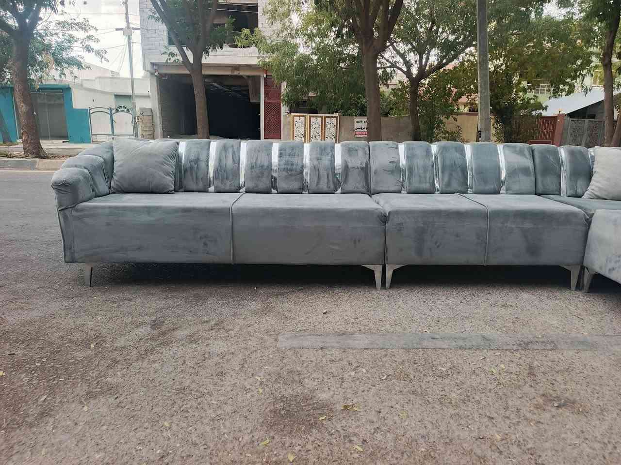 فریاکە وە نرخه کە ی بە لاش بە لاشە
تایبە ت  و شازو ناوازە م بۆ هاتوەجوانترین دیزاینی هەیە
10نە فەرییە دەسکردە فوڵ خوسوسیە  ئیسفە نجی 10سانتیمە قوماشی شاموییە رە نکی رە ساسیە 
نرخی تە نها و تە نها 230هە زار 
مال بۆ کە س دانانیم هە رکە س زوو هات پیرۆزی بیت
ژ.م***********
شــــــــــوین. کە لار
@
