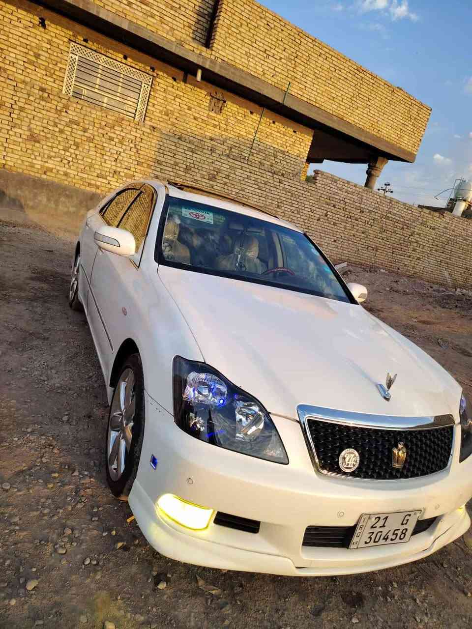> *للبيع شاهينة كراون 2004 👑*
> *السعر: 160 ورقة وبيها مجال بسيط*
>
> سيارة جاهزة من كلشي ماتخسر عليها دينار
>
> *المواصفات:*
> 🔹 موديل 2004 - شكل شاهينة
> 🔹 محرك V6 جديد شرط - الصورة مالت المحرك موجودة
> 🔹 كير ومحرك جدد
> 🔹 تبريد وتدفئة أمامي وخلفي ثلج ❄️
> 🔹 فول مواصفات - فتحة - زنون - كشافات
> 🔹 رقم شمالي باسمي مداور ثاني يومG
> 🔹 نظافة بدي وداخل فول
>
> *العنوان:* بابل - الحمزة الغربي
> *اتصال:* ***********
اتصال واتساب*********** واتساب
