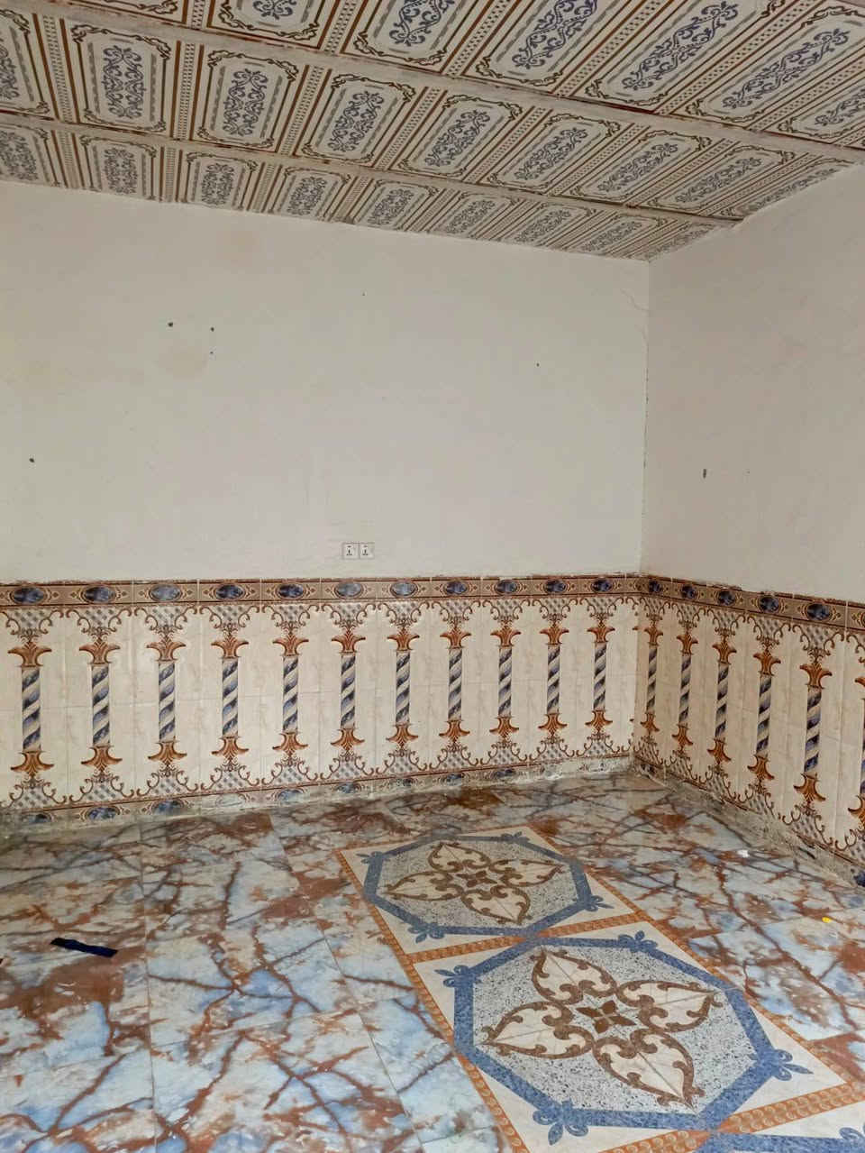 مشتمل للايجار بناء حديث مساحة ١٢٠ متر منطقة حي المعلمين الجديد قبل الفتحه الأولى سعر الإيجار (قفل ٣٠٠) متكون من غرفتين كبار مع استقبال ومطبخ وساحه ومنور وصحيات  للاستفسار أكثر الاتصال على الرقم
***********
 مشتمل للايجار بناء حديث مساحة ١٢٠ متر منطقة حي المعلمين الجديد قبل الفتحه الأولى سعر الإيجار (قفل ٣٠٠) متكون من غرفتين كبار مع استقبال ومطبخ وساحه ومنور وصحيات  للاستفسار أكثر الاتصال على الرقم
