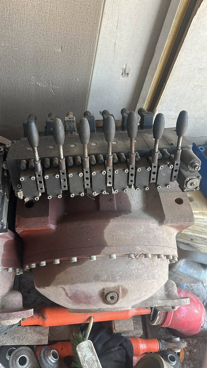 🔧 شركة الرتاج للتجارة العامة

نوفر لكم جميع كنترولات المضخات الكونكريت الكهربائية الخاصة بأشهر المعدات الثقيلة الألمانية 🇩🇪:

✅ شونك (Schwing)
✅ بتس ماستر (Putzmeister)
✅ كرين (CIFA)
✅ وغيرها من معدات ضخ الكونكريت.

📦 الأحجام المتوفرة:
✔️ 6 خط
✔️ 7 خط
✔️ 8 خط
✔️ 9 خط

🚚 توصيل إلى جميع محافظات العراق وبأسعار منافسة وجودة مضمونة.

📞 للاستفسار والطلب (اتصال / واتساب):
📱 ***********
📱 ***********

شركة الرتاج للتجارة العامة
ثقتكم… سر نجاحنا.

​#معدات_ثقيلة #اليات_ثقيلة
​#صيانة_معدات #قطع_غيار_ألماني
​#انشاءات #مقاولات_العراق
​#مضخات_كونكريت #خباطات
