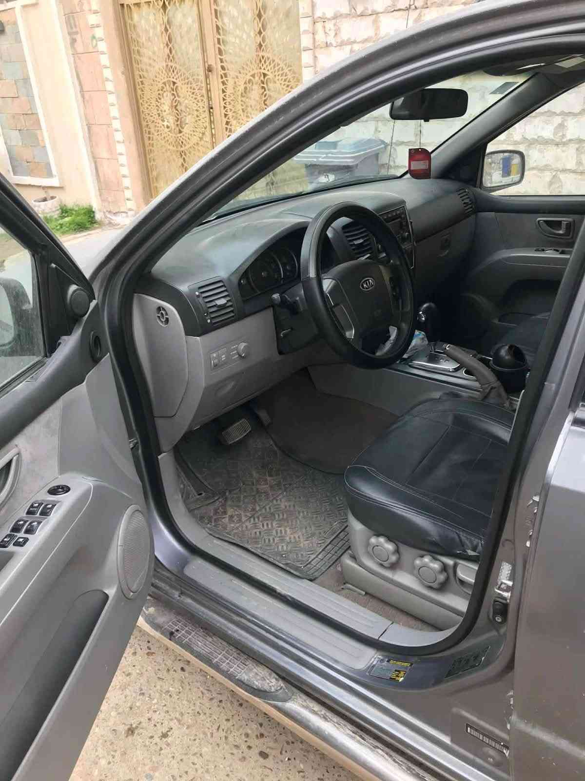 �🔥 للبيع Kia Sorento 2008 | وارد أمريكي 🇺🇸 🔥🚨
💰 السعر: 85 او مراوس بموديل احدث مكاني بغداد الراشدية / ***********. بيه واتساب
🚙 المواصفات:
• موديل 2008
• وارد أمريكي 🇺🇸
• لون سيلفر
• محرك 6 سلندر 3.5 خير من الله ومسويلة ادامه وتنظيف غرفة احتراق 
• كير ممتاز
• حدادية عامة 85%
• دفع رباعي 4×4 🛞
• تبريد ❄️ ثلج
• تدفئة 🔥
• كراسي جلد
• سعة 5 ركاب
•ايرباك 🛡️
• مانع انزلاق ABS
• حساسات ضغط الإطارات 
• حساسات وقوف خلفية
• كاميرا خلفية 📷
• شاشة
• Apple CarPlay
• نظام مفتاح ذكي

🔧 السيارة جاهزة للاستخدام:
✅ مي وراديتر كلة زيتي مسويلها ادامة منطومة المي
✅ الزيت لوكي مولي من الحسام
✅ عبوة نظيفة 
✅ فيت بم جديد
✅  تخم تايرات بالة نظيفة
✅ السيارة نظيفة ومرتبة وما ناقصها شيء

💯 السيارة جاهزة، وما بيها صرف وباسمي تحويل ثاني يوم .

🎯 سبب البيع:
فقط للتبديل وشراء سيارة أحدث.

🎨 ملاحظه 
بيها جرادات ، و رشات  من جهة السايق وخلفه صفحه مو صبغ كامل رشات وتعديل ابيعلك صفحه، 

📸 الحالة مبينة بالصور، والمعاينة والفحص خير دليل.

🔥 سيارة عائلية، دفع رباعي،  ومتهيئة للاستخدام

نص مكتوب في الصور:
- SUMER CENTER
- التفتيش الدقيق بالاشعة السينية - فحص المنظومة الكهربائية - المحرك - ناقل الحركة (الكير)
- منظومة الدبلات - منظومة البريك - تقرير انحراف السيارة
- ملاحظة
- يوجد جراد في اجزاء السيارة
- الماركة : كيا
- النوع : سورينتو
- سنة الصنع : 2008
- رقم العجلة : 11 S 16692
- تاريخ الفحص : 7/2/2026
- وقت الفحص : 11:00م
- الجانب الايمن
- يوجد بارد و خدوش و طخات في المكان المحدد
- الجانب الايسر/جاملغ والابواب مفتوحات
- يوجد صبغ وجراد في المكان المحدد
- المصد الخلفي/ طخة بسيطة بدنة
- يوجد صبغ و خدوش في المكان المحدد
- الجزء العلوي
- يوجد خدوش وجراد في المكان المحدد
- المصد الامامي /الضرر بداية اللغد الايسر
- طخة بسيطة لغد ايمن
- يوجد صبغ في المكان المحدد
- صبغ
- بارد
- تبديل
- خدوش
- ملاحظة : لم يتم فحص ما تحت اللواصق
- نخلي مسؤوليتنا بعد انتهاء الفحص
- وتسليم التقرير الى صاحب السيارة
- ***********