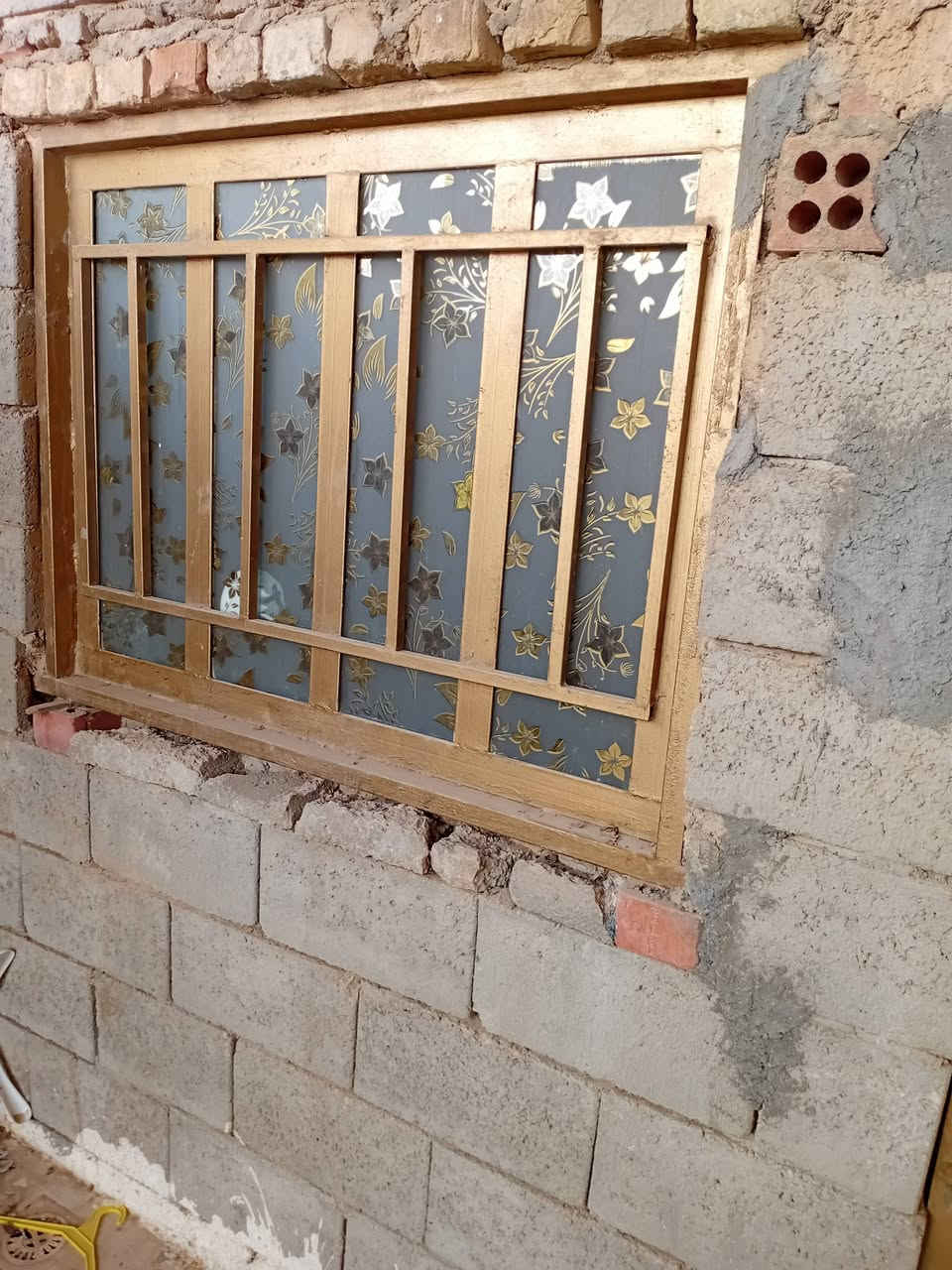 من رخصت الادمن موجود جينكو شبابيك وبواب للبيع *********** الجزيره البشعبان

