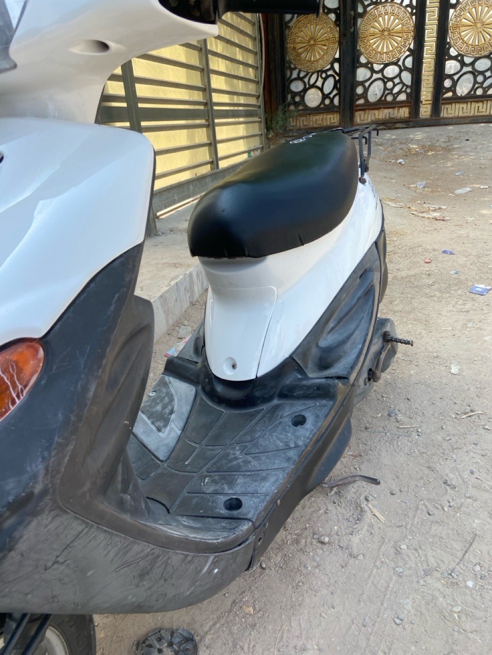 تسعه زروف • نضيفه • ما مفتوحه