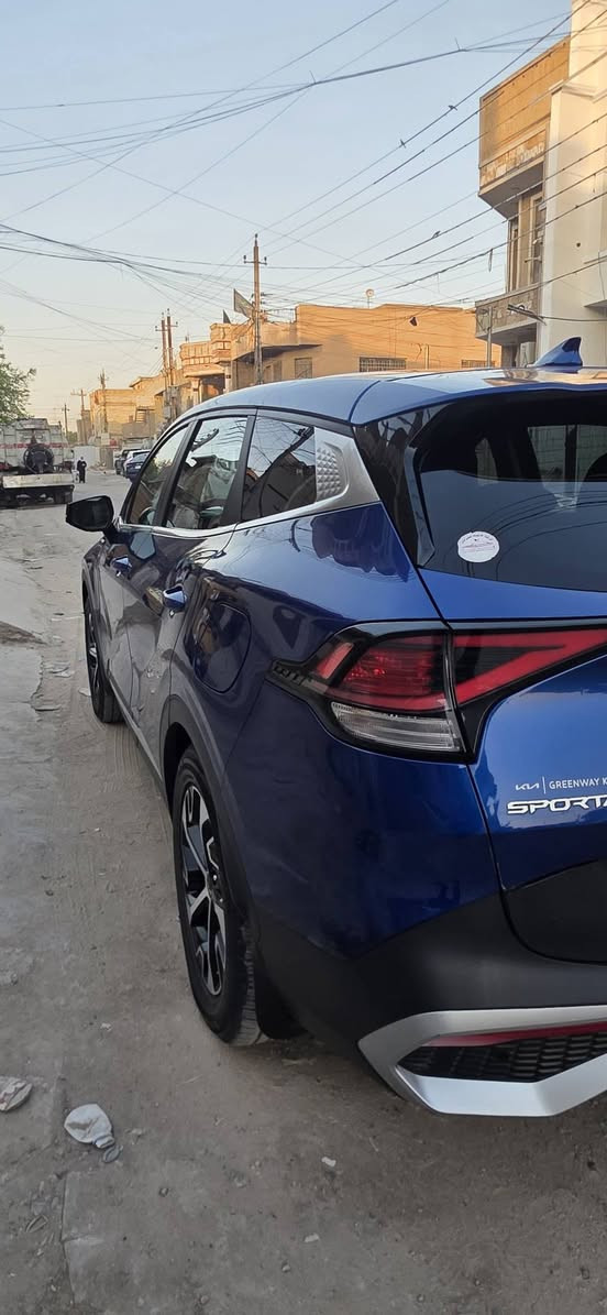 السلام عليكم سبورتج ٢٠٢٣ نص فول بصمة تحكم وباقي المواصفات السيارة جاهزة بانزين كلة محسن دهن عند الحسام ابو الضمان طخم تاير جديد حادثها موضح بالصور مابيها صبغ فقط تعديل بارد بدون ايرباك  بأسمي ماشية ٥٠الف مكان السيارة بغداد حي اور السعر ١٨٧ وبيها مجال 
الاتصال *********** بغداد, العراق

