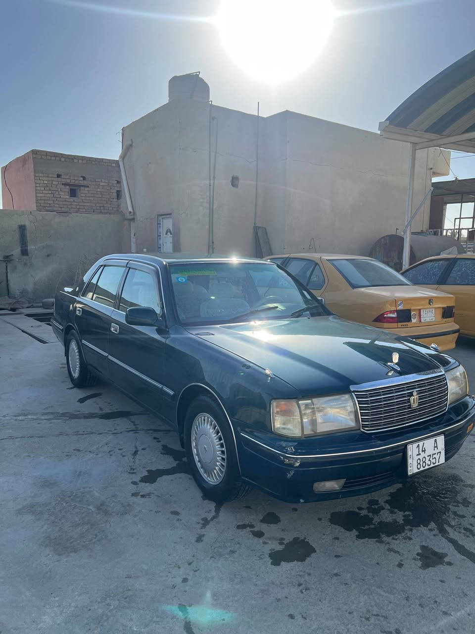 رأس ثور تكم كفالة عامة من الكص والنقل والعيب الشرعي سنوية جديدة باسمي ومشروع وطني مداور ثاني يوم وين ما يعجبك مواصفات السيارة.. 
مكينة 3000 أم البطل العملاقة 
تبريد ثلج 
حدادية 100% 
تخم تاير جديد 
دواخل نظيفة شوفة عينك 
كهربائيات شغالة كلها 
وسيارة أحلى من الصور وتجي وترايك  شرط 160 
مكان السيارة: ذي قار 
السعر: 95 وبيها مجال للشراي 
للتواصل: *********** 
اتصال أو واتساب 
ملاحظة: ما يعجبك السعر تكدر تعبر المنشور 
والله يوفق الجميع
