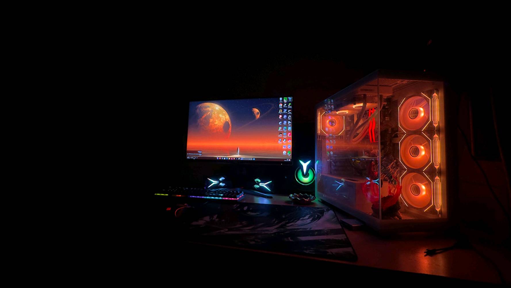 للبيع PC Gaming — سيتاب كامل

مواصفات البيسي:

* كارت شاشة: RX 6600
* المعالج: Ryzen 5 5500
* الرامات: 16GB RAM
* التخزين: SSD 1TB
* الباور سبلاي: 550W Cooler Master
* التبريد: مائي Cooler Master
* المذربورد: ASUS Prime B450M-II
* الكيس: أبيض
* موجودة كراتين القطع

السيتاب:

* شاشة Full HD 165Hz
* ماوس ميكانيكي
* كيبورد
* UPS سعة 2000VA

السيتاب كامل وجاهز للاستخدام والألعاب، والقطع نظيفة وتشتغل بصورة ممتازة.