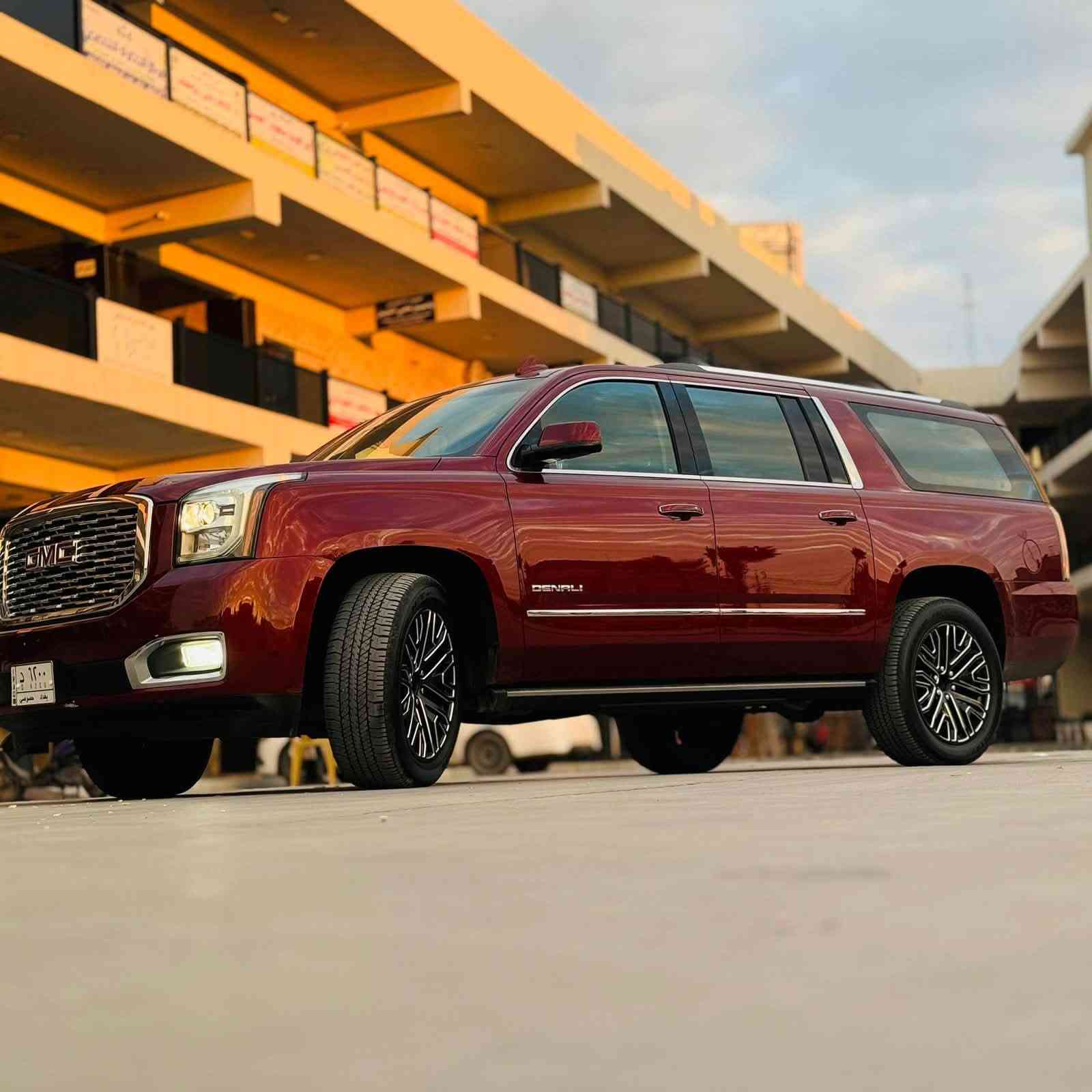 للبيع GMC يوكن دينالي اعلى فئة فول مواصفات سيارة كلش جديده 
المواصفات فول الفول 
محرك V8 6200 
داخل جلد 
فتحة سقف 
كشنات تدفئة تبريد 
داخل منفصل VIP
شاشة كبيره كامره خلفيه 
4ابواب بصمة و بصمة تشغيل 
تشغيل عن بعد 
شاشة بالسقف 
حساس امامي خلفي 
رادار امامي تحديد مسار 
رادار جانبي نقاط عمياء 
هزاز بالكشن 
ميموري لكشن السائق 
جميع الكشنات كهرباء 
لايت و بك لايت LED 
عداد دجتل 
ستيرن كهرباء 
دواسات البانزين و البريك كهرباء 
فور ويل 
اشاير بالمراية و المرايه شفط 
ويل كب كبير قياس 22 بلادي 
سيارة كلش جديده و استخدام شخصي على ايد وحده ماشيه 107 الف كيلو حقيقي شرط الفحص 
حادث السياره الجاملغ الامامي المين فقط مصبوغ شرط ماكو اي قطرة دواخل محرك كير كفاله من الفتح و التبديل دهن اصلي و بانزين محسن و السيارة خير من الله سيارة ما ابيعها شرط الفحص وين ما يعجبك رقم بغداد بسمي تحويل ثاني يوم سعر السيارة 30000$ بيها مجال للشراي مو بالتلفون فقط الي يجي و يشوف السياره و يقتنع يشلع عيوني بالتلفون ما انطي سعر قفل ابد 
للاستفسار الأتصال على الأرقام و اني حاضر 
***********
*********** متوفر واتساب 
تحياتي للجميع
