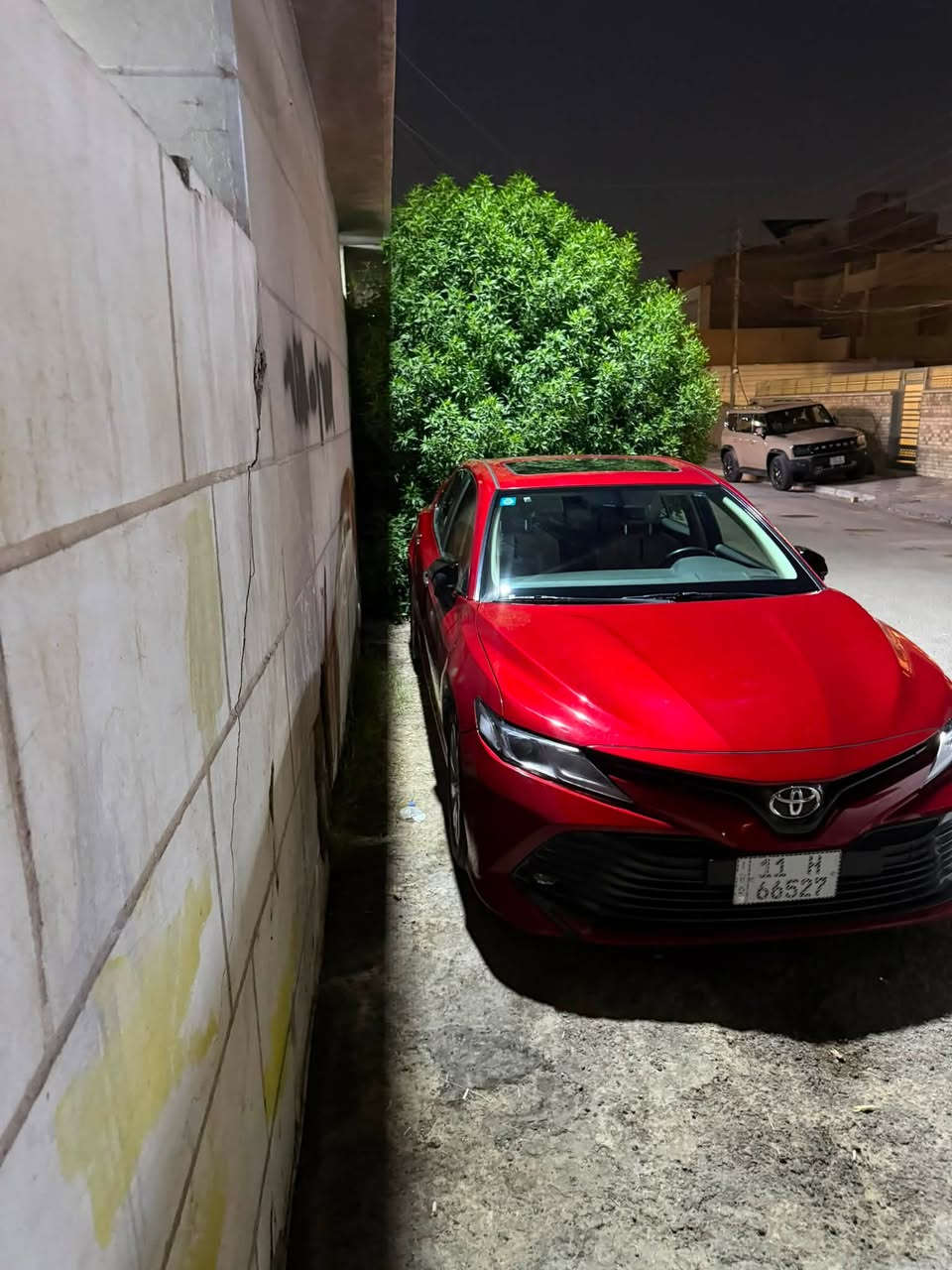 السلام  عليكم كامري 2020 خليجي وكالة SAS ماشية 84000
اللون احمر والسونار مرفوق وي الصور 
مواصفات GLE فول مواصفات اعلى فئة بالخليجي 
السيارة صار بيها ربع باب من جوة وربع داير جاملغ خلفي صبغ 
وعندك بالصفحة الثانية صار بيها بارد بالباب والهلال الخلفي 
واكو صور موجودات توضح التعديل اللي صار عليها 
السعر 18000 وبيها مجال للشراي 
رقم الهاتف ***********

فقط بيع بدون مراوس رجاءً
