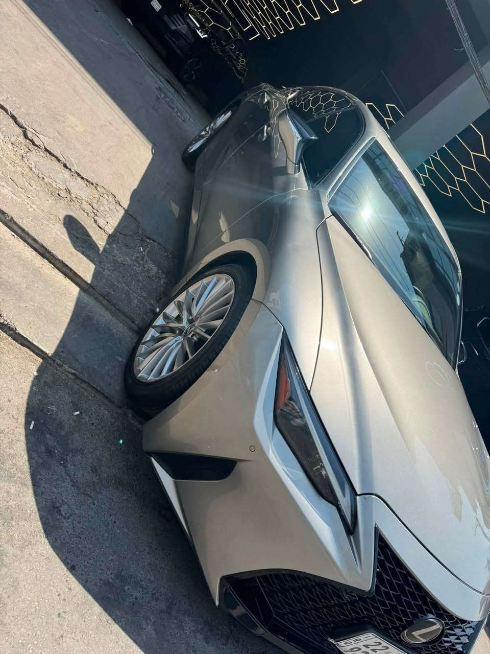 🔥 للبيع لكزس IS300 موديل 2022 فل مواصفات داخل احمر بسعر ٢٧ الف🔥
السياره مضلل بيهة باج تضليل ٨٠٪؜ وعازل حراري رقم اربيل بسمي 

السيارة نظيفة جداً، جاهزة من كل النواحي صبغ قطعتين فقط بدون ايرباك هزة جديدة جاهزه من كلشي 

للاستفسار مراسلة أو اتصال 📞(***********)

✅ دفع خلفي

✅ الممشى 33 الف

✅ داخلية جلد فاخرة لون احمر

✅ تبريد وتسخين مقاعد

✅ تدفئة سكان

✅ ميموري مقاعد

✅ شاشة كبيرة 10.3 إنج

✅ Apple CarPlay + Android Auto

✅ نظام صوت Mark Levinson الأصلي

✅ كامرة 360

✅ حساسات أمامية وخلفية

✅ رادار أمامي + مثبت سرعة ذكي

✅ لانة أسست + تحذير مغادرة المسار

✅ نقاط عمياء + تنبيه حركة خلفية

✅ فتحة سقف

✅ بصمة تشغيل ودخول ذكي

✅ إضاءة LED كاملة

✅ شاحن لاسلكي

✅ ستائر خلفية كهربائية

✅ جنوط رياضية 19 إنج

