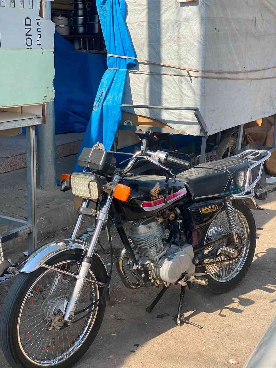 دراجه للبيع اي عيب مابيه شرط هاون السعر 350وبيه مجال الرقم ***********المراسله هنا أو واتساب
