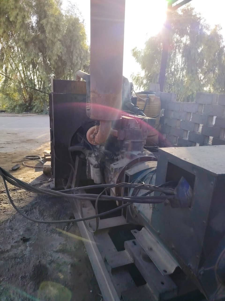 السلام عليكم للبيع مولده نوع افيكو 120 نضيفه وشغاله على فحص جنريتر 
  مع ظفيره ام 70. أربع خطوط 550متر 
العنوان طريق نجف كربلاء قرب عمود 366 
السعر 50 وبيه مجال للطيبين 
للتواصل اتصل على الرقم وبيك خير وتدلل *********** 
***********
