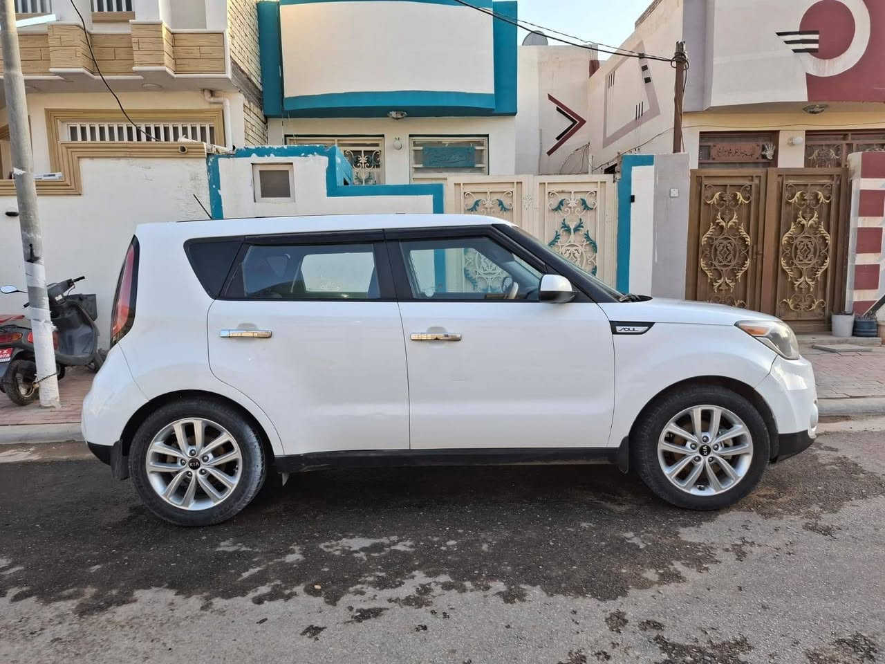 كيا سول (Kia Soul) - موديل 2019
السيارة موجودة في كربلاء، وجاهزة للتحويل المباشر ثاني يوم (السنوية باسمي).
​المحرك: 2000 GDI
​ماشية: 89 الف ميل
​الرقم: بغداد
​شاشة كاربلاي (CarPlay) مع كاميرا خلفية.
​الضرر في البنيد والجاملغات الامامية
​يوجد صبغ في ربع الباب الخلفي، الجاملغ الخلفي
​السعر: 99 ورقة وبيها مجال للشراي.
​للتواصل والاستفسار:
📞 ***********
📞 ***********
