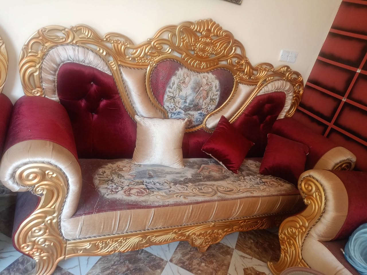 تخم للبيع ملكي جديد مع الطبلات سعره 850 اي استفسار على الواتساب ***********
