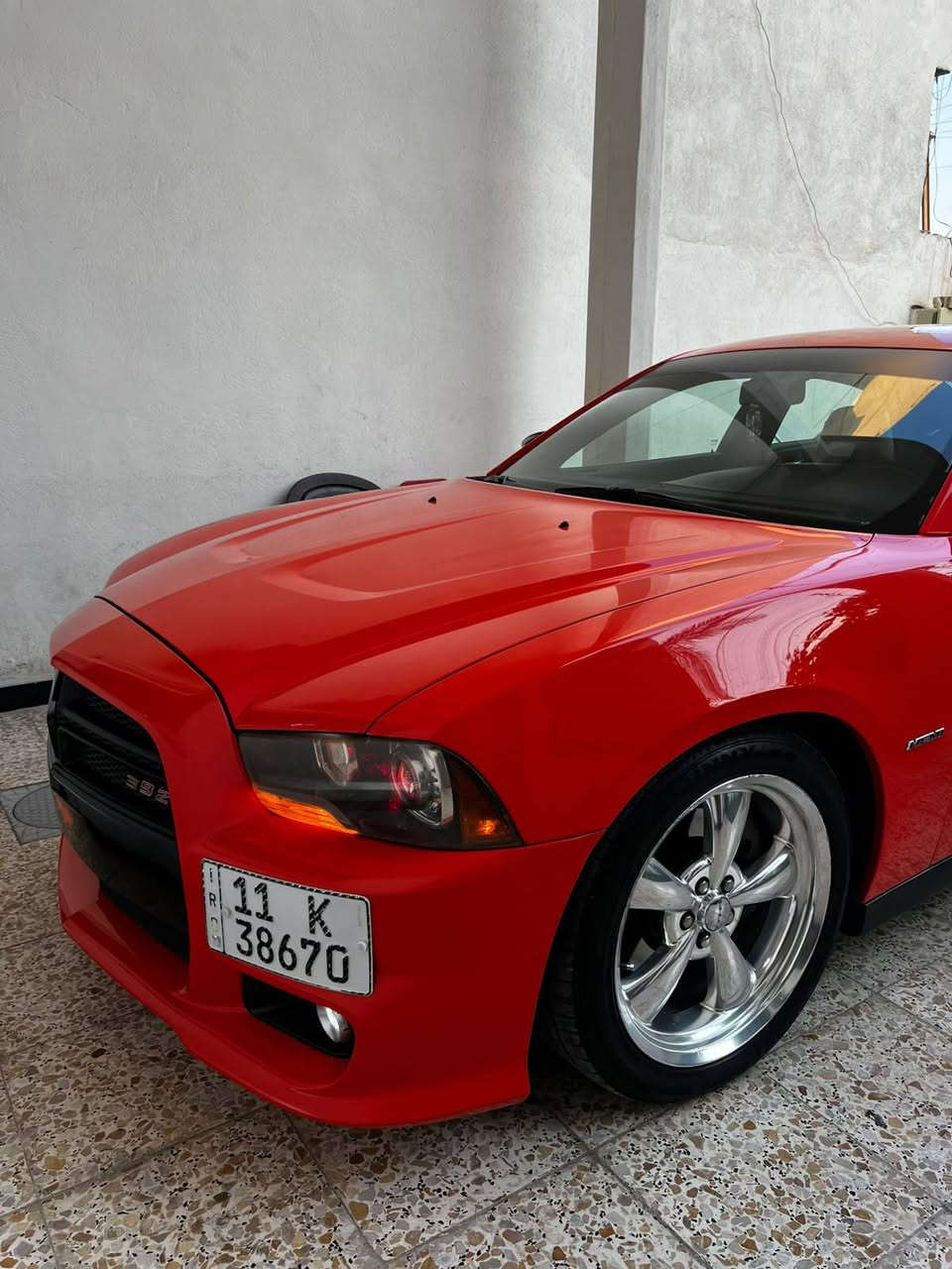 السلام عليكم شبابنه الطيبه   v8  5700

ليوم هاي الحلوه معروضه للبيع RT موديل 13 اصل 
السياره ستوك لا برمجه ولاصوت مزعج بلاديه وجاهزه
حادثه جاملغ امامي فقط وصور الحادث بالمنشور بدون دواخل وغيرنه لونهه بسنه ٢٠١٥ صبغهه ولونه كلش حلو 
ومميز دوخله على وضع الشركه ويل حجم 20 مكسيكي 
كشنات جلد وتدفئة + كهرباء شاشه كبيره گلاصات حار وبارد 
بچم زينون كير ومحرك وحداديه امامي وخلفي كله جاهز 
يعني السياره جاهزه للاخير بأسمنه وتحويل مباشر سنويه وهزه جديده ماشيه 88 استخدام وجديده كلش ميحتاجله
مصرف لو الف سعرهه 133 وبيه للشراي العنوان بغداد الكرخ 
*********** / *********** اتصل واني بالخدمه 

 والماتعجه السياره يعبر المنشور وتروحله فدوه السياره 🌹
