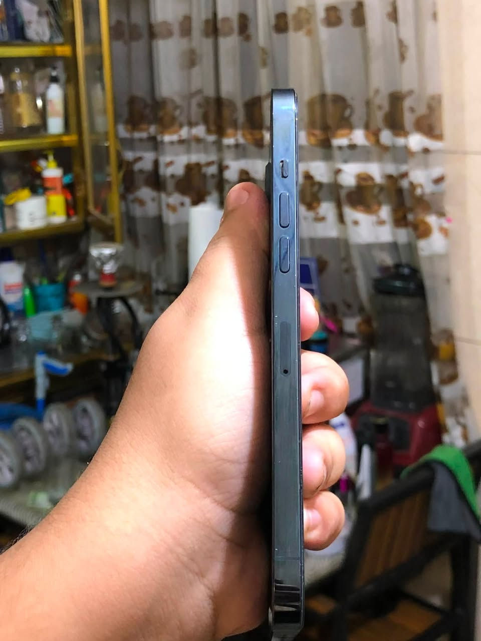 للبيع iPhone 12 Pro Max

🔵 اللون: أزرق محيطي / أزرق داكن (Pacific Blue)
💾 الذاكرة: 256GB
🔋 صحة البطارية: 80%
🌍 النسخة: شرق أوسط
🔓 الجهاز: مفتوح رسميًا
🛠️ غير مفتوح للصيانة
✅ كلشي بالجهاز شغال 100%

✅ الفحص:

✅ Face ID شغال
✅ الكاميرات الأمامية والخلفية شغالة
✅ الفلاش شغال
✅ True Tone شغال
✅ السماعات شغالة
✅ المايك شغال
✅ اللمس شغال
✅ الشحن شغال
✅ الواي فاي شغال
✅ البلوتوث شغال
✅ الشبكة والاتصال شغال
✅ GPS شغال
✅ البصمة
✅ iCloud خالي
✅ لا توجد مشاكل بالجهاز

 📍بغداد/ البلديات 
   *********** للتواصل
   السعر 580

