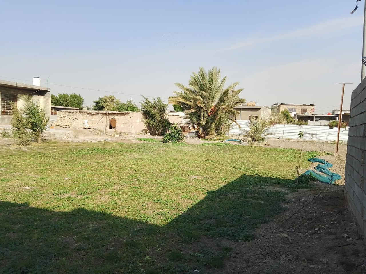دونم اللبيع زراعي
1.يحتوي على ثلاث بيوت 2بناء تسليح واحد بناء قديم 
2.يحتوي على ماء وكهرباء وكهرباء منزلي ويحتوي على بير ماء 
استفسار الاتصال على رقم 
***********
