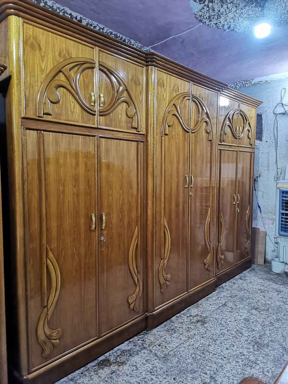 السلام عليكم
نجاره عراقيه فخمه شغل ثقيل جدا جدا ٦ وملحق صاج داخل وخارج مستعمل اخو الجديد الغرفه كله دنك جاوي ولف الابواب ايظا جاوي القاعده ابلوك صاج
للحجز والتواصل علئ الهاتف او واتساب ***********
يوجد توصيل جميع المحافظات
العنوان بغداد السيديه حي الاعلام شارع قطر الندئ
