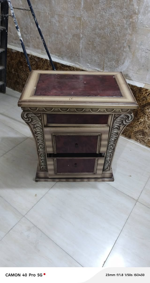 غرفت أخشاب ماليزيه غرفه نضيفه عوزها بس شد عدل شوفت عينكم 
تواصل ***********واتساب
خط ***********السعر خاص
