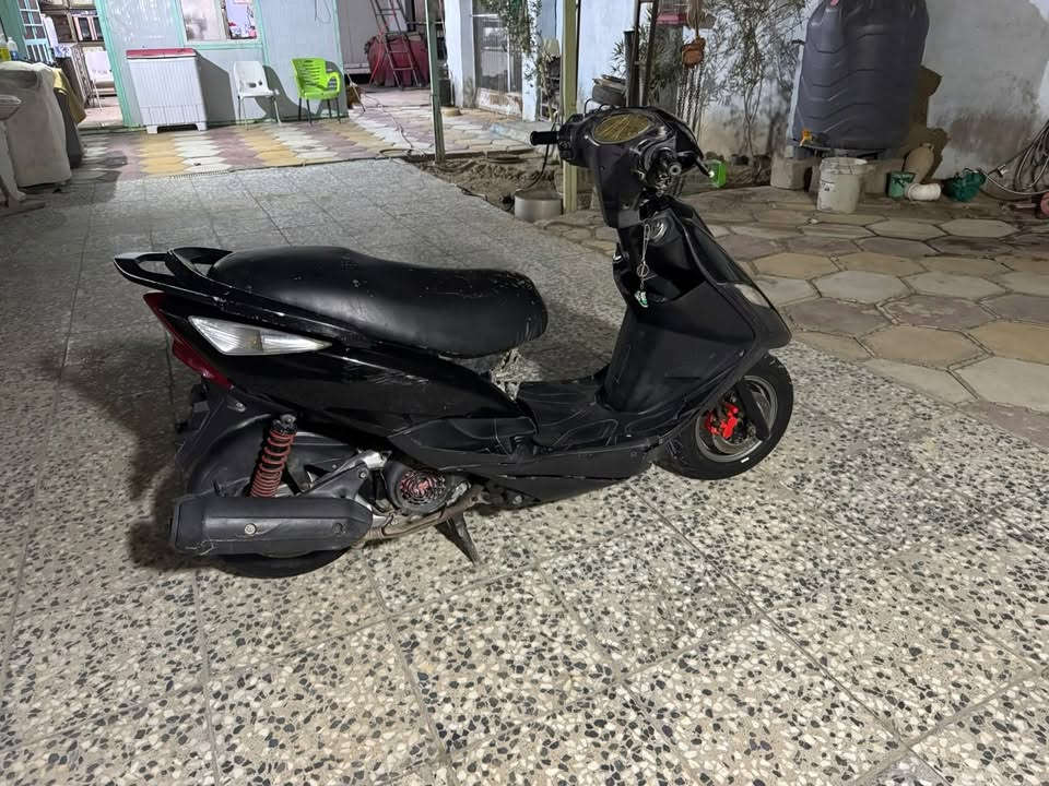 ماكس ثعلب دارجة كاملة محرك وكهربائيات كله بلادي ومكفول خير من الله مابيها اي نقص بس مجمع مال اشاير والباقي كله شغال رايدها ب350 مكاني بغداد
***********
