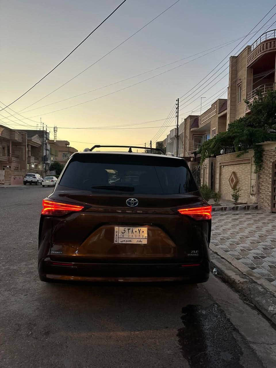 السلام عليكم
تويوتا سينا هايبرد 7 راكب 2023 XLE
حادثها جاملغ وباب خلفي صبغ + بوند صبغ
العداد 64 مايل 
دخول ذكي
بصمة تشغيل
فتحه سقف
كشنات جلد
تدفئة كشنات
الكراسي الامامية كهربه
مانع انزلاق
تحديد مسار
قيادة شبه ذاتية
مثبت سرعه
حساسات تصادم امامي خلفي
كاميرا خلفية
نقطة عميه
هيترات مانع ضباب بالمري الجانبية
هاند بريك دكمة
3 انظمة قيادة ايكو و سبورت و نورمال
3 قطع تبريد تحكم التبريد الخلفي منفصل
  منافذ USB /type-c خلفي
شاشة كبيرة 
تحكم ستيرن فول
أبواب الخلفية بصمة قدم
جنطة الخلفية كهربه وبصمة قدم
بعد هواي مواصفات
و مخلليلها سبير و فرشه صندوك وياها (ميجي وياها من الشركة)
مرقم كامل شغل و اطلع
للاستفسار موجود على الواتس 
***********
